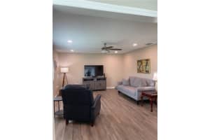 2453 Riverbluff Pkwy, Sarasota, FL 34231, Sold 03/31/23