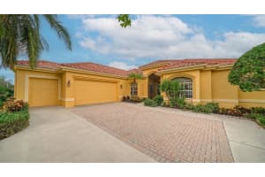 2470 DICK WILSON DR, SARASOTA, FL 34240 Sold 03/29/23