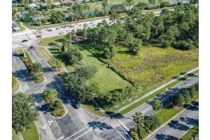 3020 BOBCAT VILLAGE CENTER RD, NORTH PORT, FL 34288 - MLS#MFRA4553493