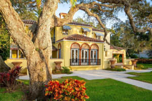 2704 BAY SHORE RD, SARASOTA, FL 34234 Sold 05/22/24