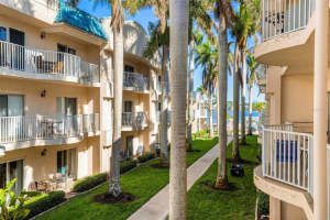 5963 MIDNIGHT PASS RD #340, SARASOTA, FL 34242 Sold 02/16/23