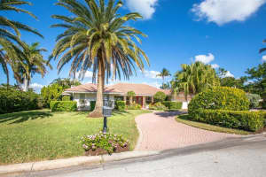 117 S WARBLER LN, SARASOTA, FL 34236 Sold 02/15/23