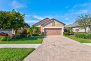 8725 BELLUSSI DR, SARASOTA, FL 34238 Sold 03/06/23