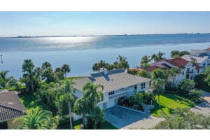 3908 BAYSIDE DR, BRADENTON, FL 34210 Sold 04/20/23