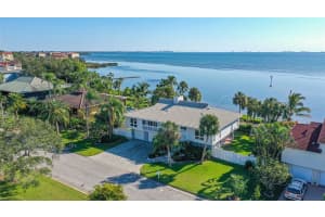 3908 BAYSIDE DR, BRADENTON, FL 34210 Sold 04/20/23