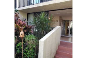 6464 SEAGULL DRIVE, BRADENTON, FL 34210 Sold 10/18/23
