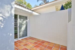 7013 Woodside Oaks Cir, Sarasota, FL 34231, Sold 04/06/23