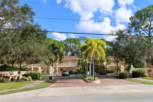 912 LA COSTA CIR #2, SARASOTA, FL 34237 Sold 02/03/23