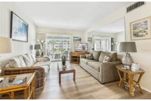 2069 Sunset Dr, Bradenton, FL 34207, Sold 03/16/23