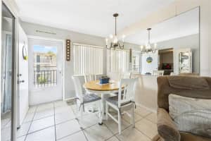 2069 Sunset Dr, Bradenton, FL 34207, Sold 03/16/23