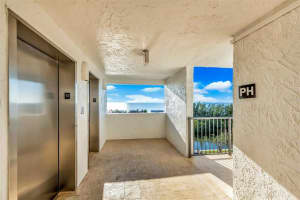 9393 Midnight Pass Rd, Sarasota, FL 34242, Sold 04/27/23