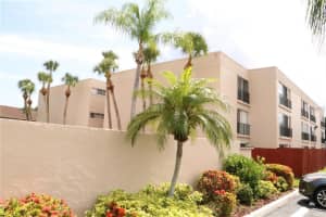 2763 WOODGATE LN #305, SARASOTA, FL 34231 Sold 03/24/23