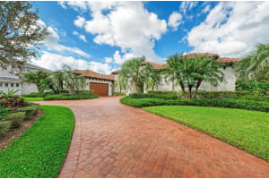 3755 Founders Club Dr, Sarasota, FL 34240, Sold 04/14/23