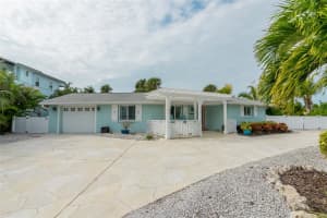 622 KEY ROYALE DRIVE, HOLMES BEACH, FL 34217 Sold 05/12/23