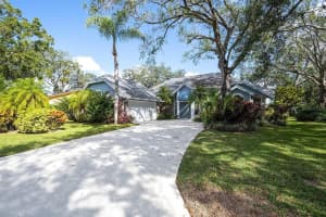 8305 CYPRESS LAKE DR, SARASOTA, FL 34243 Sold 01/30/23