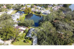 8305 CYPRESS LAKE DR, SARASOTA, FL 34243 Sold 01/30/23