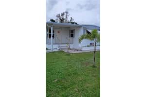 2731 BREEZEWOOD DR, NORTH FORT MYERS, FL 33917 Sold 01/19/23