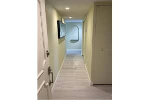 555 S Gulfstream Ave, Sarasota, FL 34236, Sold 04/12/23