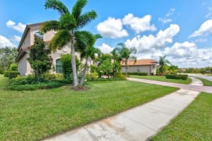 13611 SWIFTWATER WAY, LAKEWOOD RANCH, FL 34211 Sold 06/14/23