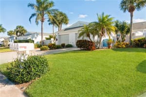 935 WATERSIDE LANE, BRADENTON, FL 34209 Sold 07/31/23