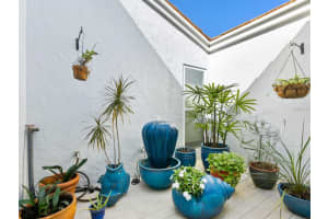 3751 GLEN OAKS MANOR DRIVE, SARASOTA, FL 34232 Sold 02/17/23