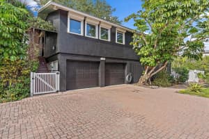 1208 Casey Key Rd, Nokomis, FL 34275, Sold 03/28/23