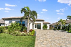724 CROSSWIND AVENUE, SARASOTA, FL 34240 Sold 04/28/23
