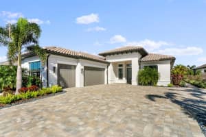 724 CROSSWIND AVENUE, SARASOTA, FL 34240 Sold 04/28/23