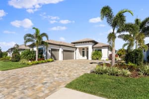 724 CROSSWIND AVENUE, SARASOTA, FL 34240 Sold 04/28/23