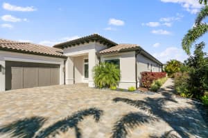 724 CROSSWIND AVENUE, SARASOTA, FL 34240 Sold 04/28/23