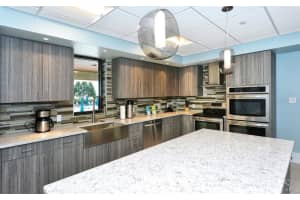 1965 GULF OF MEXICO DRIVE, LONGBOAT KEY, FL 34228 Sold 02/16/23