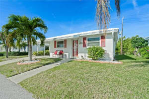 581 SPANISH DRIVE, LONGBOAT KEY, FL 34228 Sold 03/02/23