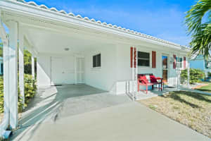 581 SPANISH DRIVE, LONGBOAT KEY, FL 34228 Sold 03/02/23