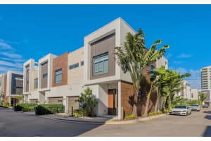 232 COSMOPOLITAN COURT, SARASOTA, FL 34236 Sold 03/14/23