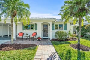 724 El Centro Longboat Key, FL 34228 Sold 03/22/23