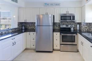 116 Vista Hermosa Cir, Sarasota, FL 34242, Sold 03/31/23