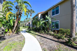 4002 Crockers Lake Blvd, Sarasota, FL 34238, Sold 04/13/23