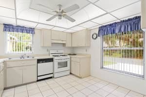 4915 Village Garden Dr, Sarasota, FL 34234, Sold 02/17/23