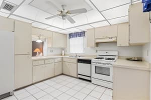 4915 Village Garden Dr, Sarasota, FL 34234, Sold 02/17/23