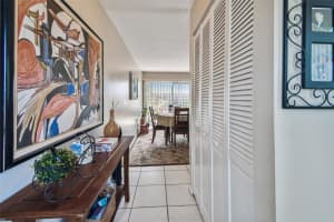 6853 WHITMAN WAY, SARASOTA, FL 34243 Sold 05/30/23