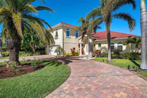 621 FOXWORTH LANE, HOLMES BEACH, FL 34217 Sold 07/14/23