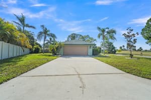 3923 DE FOE SQUARE, SARASOTA, FL 34241 Sold 03/17/23