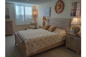 1965 GULF OF MEXICO DRIVE, LONGBOAT KEY, FL 34228 Sold 05/01/23