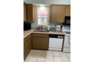 6408 AUBURN AVENUE, BRADENTON, FL 34207 Sold 02/21/23