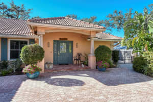 1287 WHITEHALL PLACE, SARASOTA, FL 34242 Sold 03/03/23
