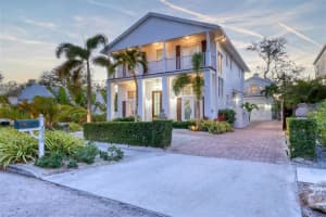 3538 ALMERIA AVENUE, SARASOTA, FL 34239 Sold 04/14/23