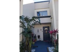 6817 WHITMAN PLACE, SARASOTA, FL 34243 Sold 05/25/23