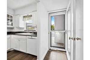 6727 Midnight Pass Rd, Sarasota, FL 34242, Sold 03/07/23