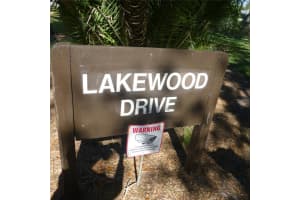 223 LAKEWOOD DRIVE, BRADENTON, FL 34210 Sold 08/29/23