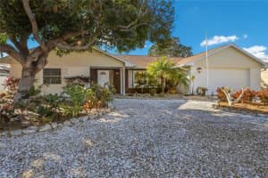 610 GLADSTONE LANE, HOLMES BEACH, FL 34217 Sold 04/13/23